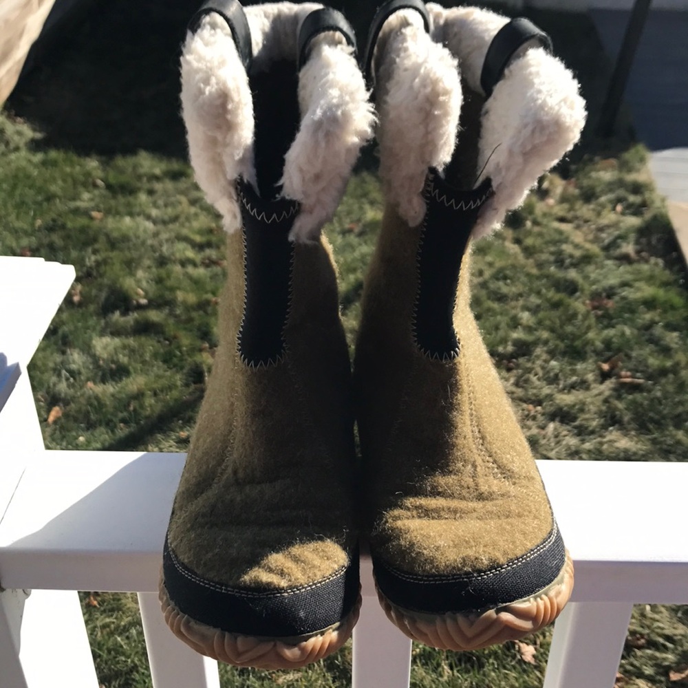 Sorel boots size 8